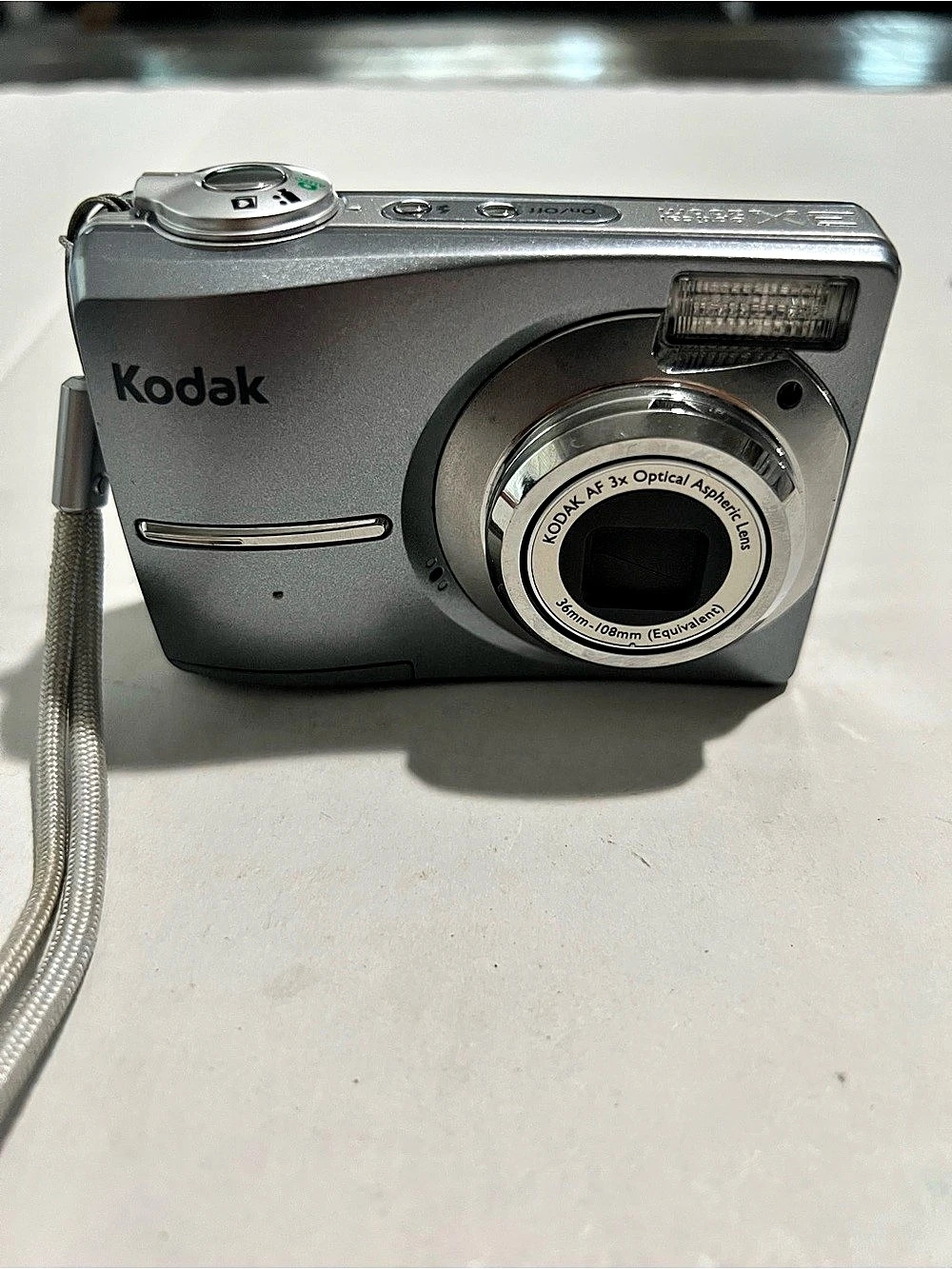 Kodak EasyShare C813 8.1MP Digital Camera 3x Optical Zoom Aspheric Lens